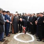 عملیات اجرایی اولین نیروگاه خورشیدی ۵۰ مگاواتی استان در اشتهارد با حضور استاندار البرز آغاز شد