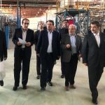وزیر صنعت، معدن وتجارت از واحدهای تولیدی ایرانشهر بازدید کرد